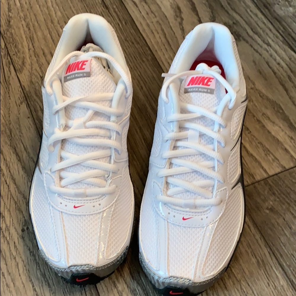 Nike tennis shoes